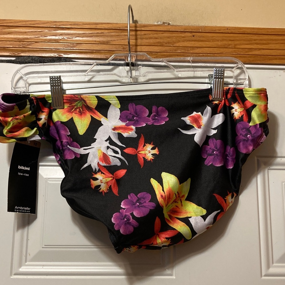 Ambrielle Black Floral Bikini Bottoms‎ 12 NWT